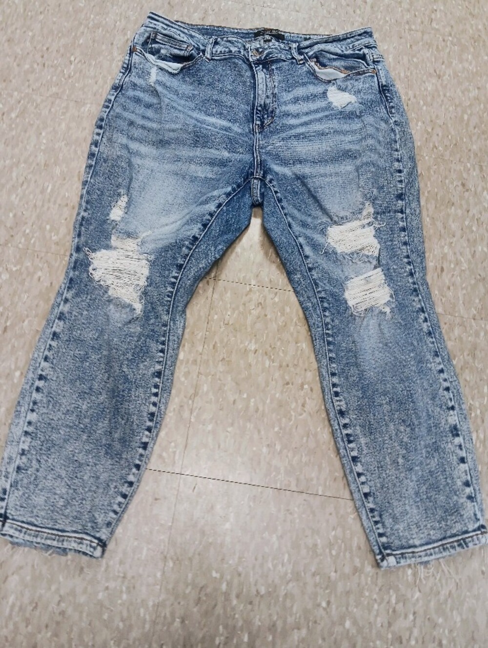 Judy Blue Womens Size 20 W Distressed Boyfriend Fit Blue Denim Jean